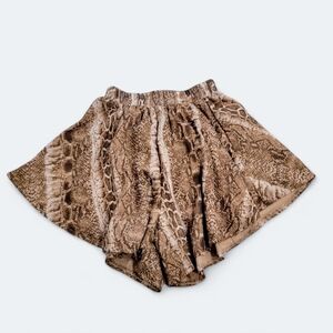 Pretty Little Thing Hight Waist Snakeskin Print Floaty Shorts Size 4 Brown Tan